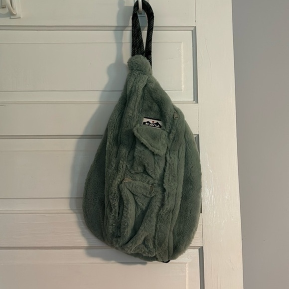 NWOT Fur Kavu Sling Backpack - Picture 1 of 5